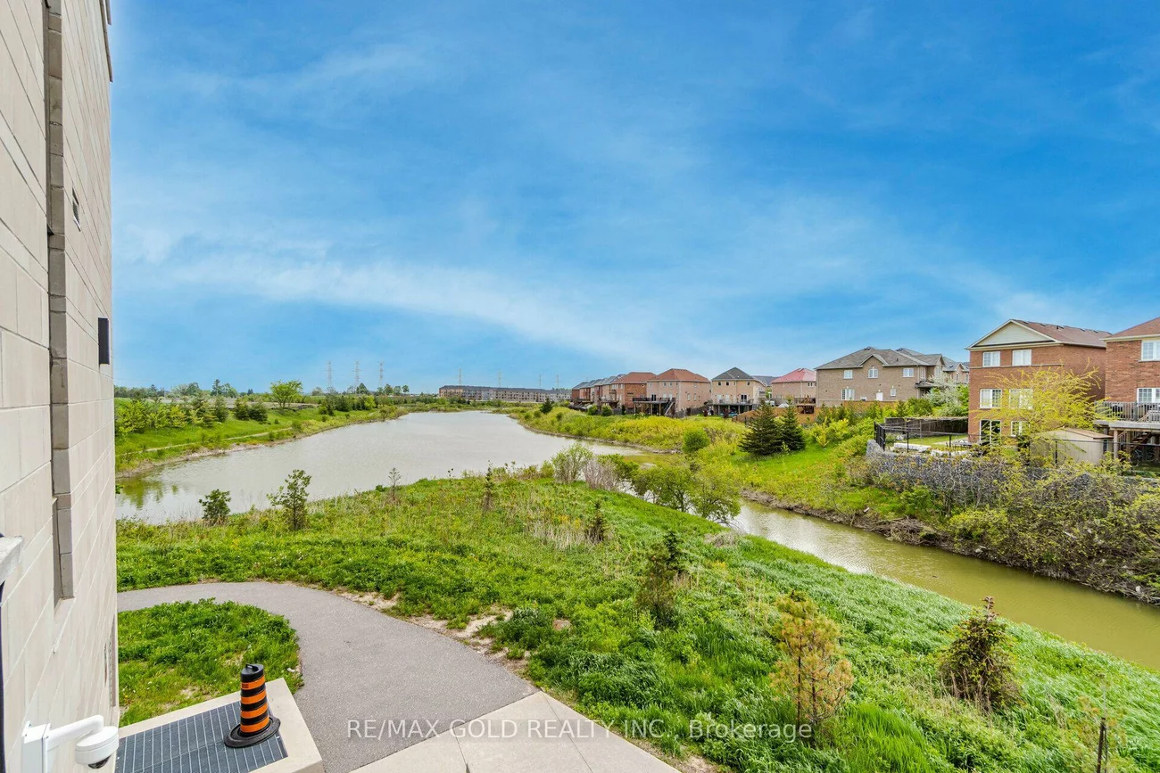 39, New Delhi, Cedarwood, Markham