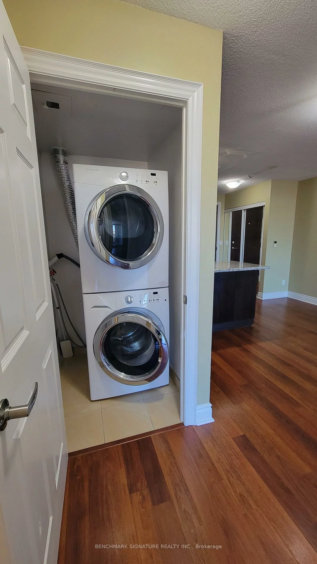 23, Cox, Unionville, Markham