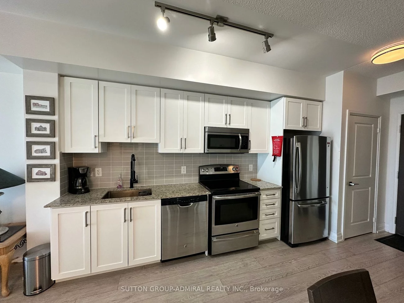 7161, Yonge, Thornhill, Markham