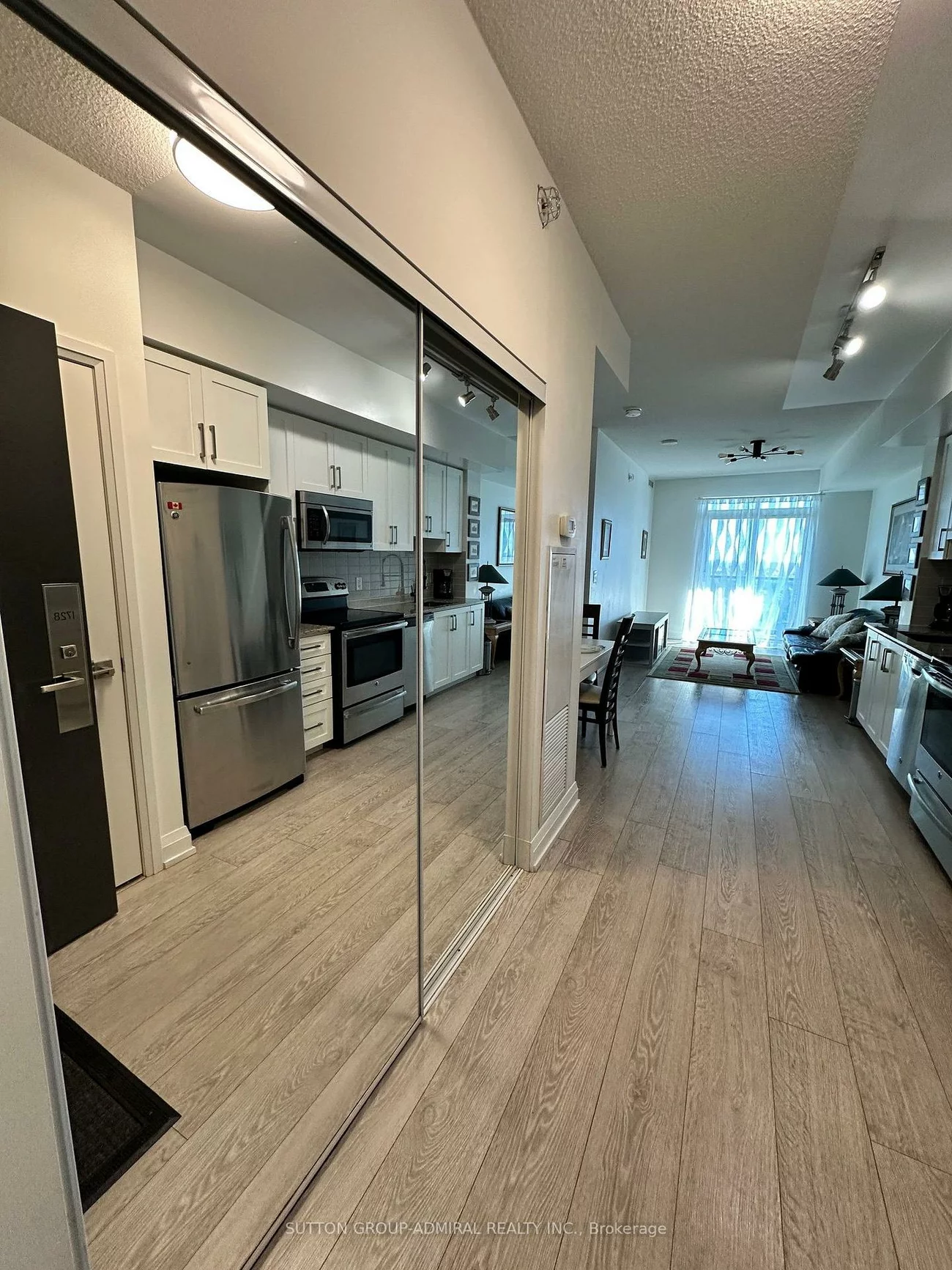 7161, Yonge, Thornhill, Markham
