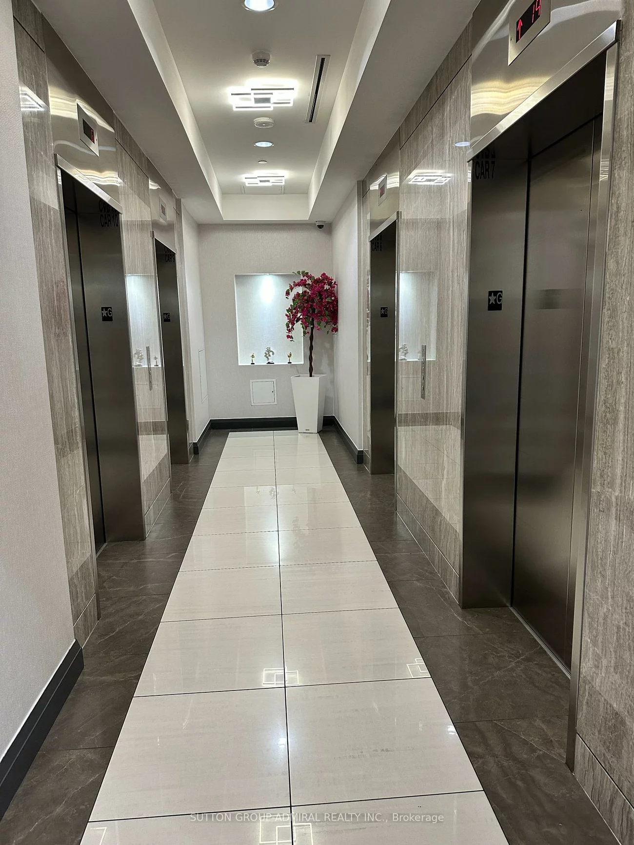 7161, Yonge, Thornhill, Markham