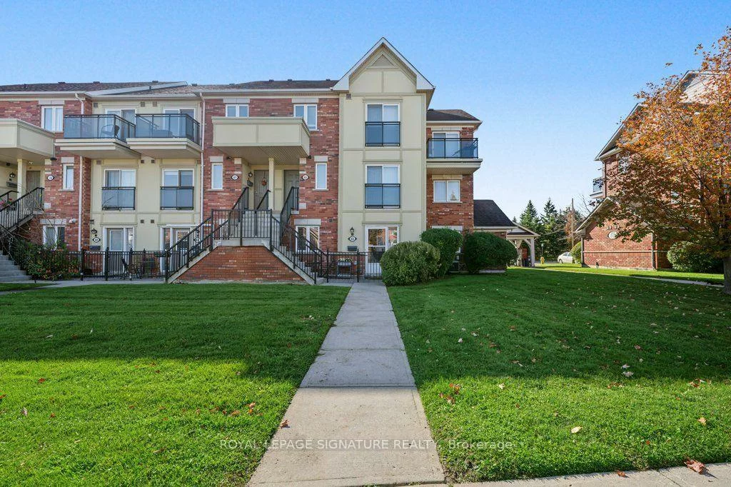 2285, Bur Oak, Greensborough, Markham