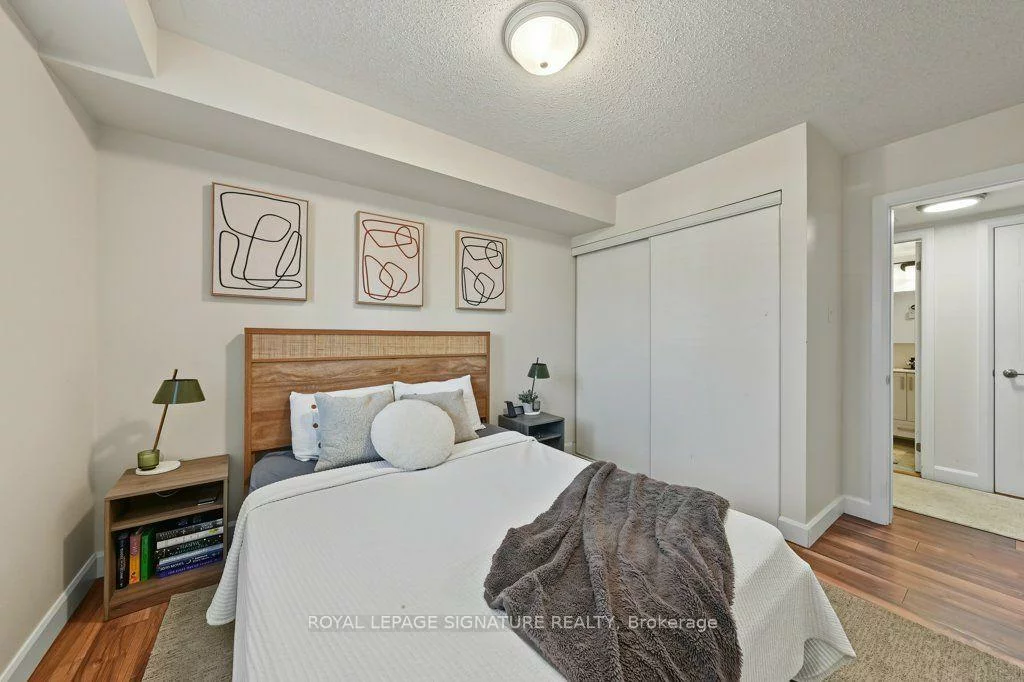2285, Bur Oak, Greensborough, Markham