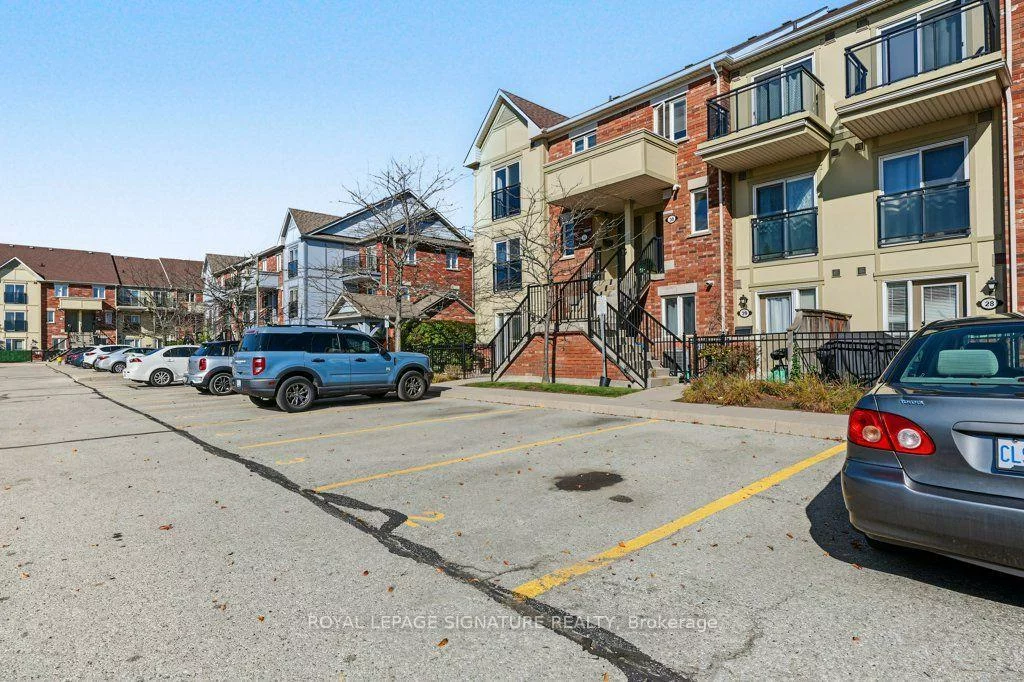 2285, Bur Oak, Greensborough, Markham
