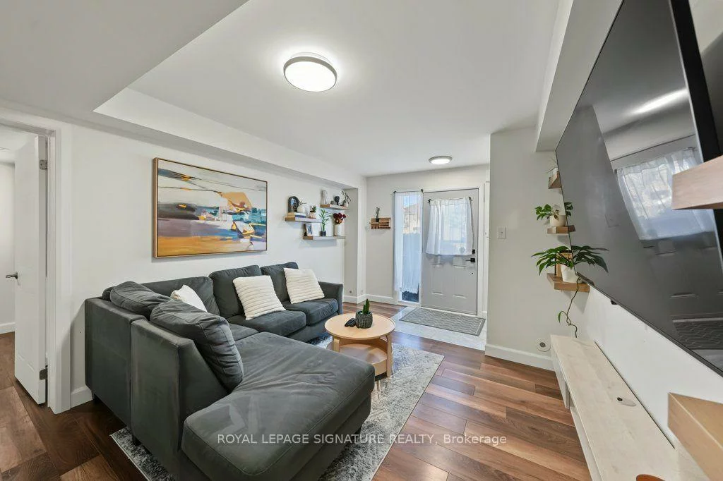 2285, Bur Oak, Greensborough, Markham