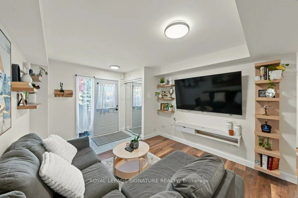 2285, Bur Oak, Greensborough, Markham