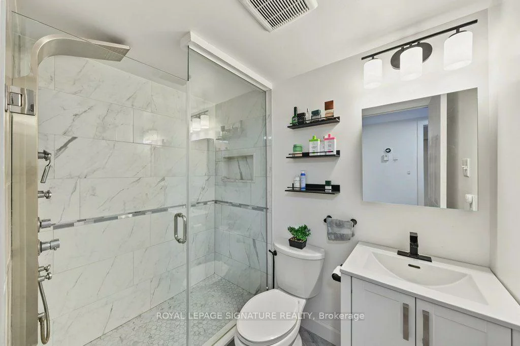 2285, Bur Oak, Greensborough, Markham