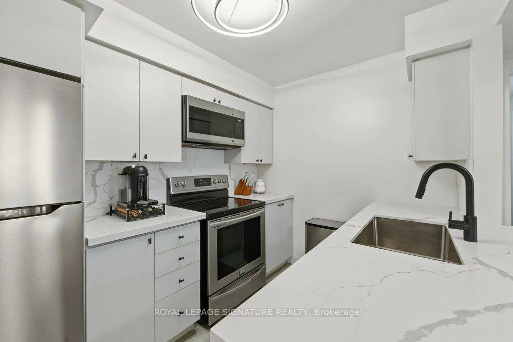 2285, Bur Oak, Greensborough, Markham