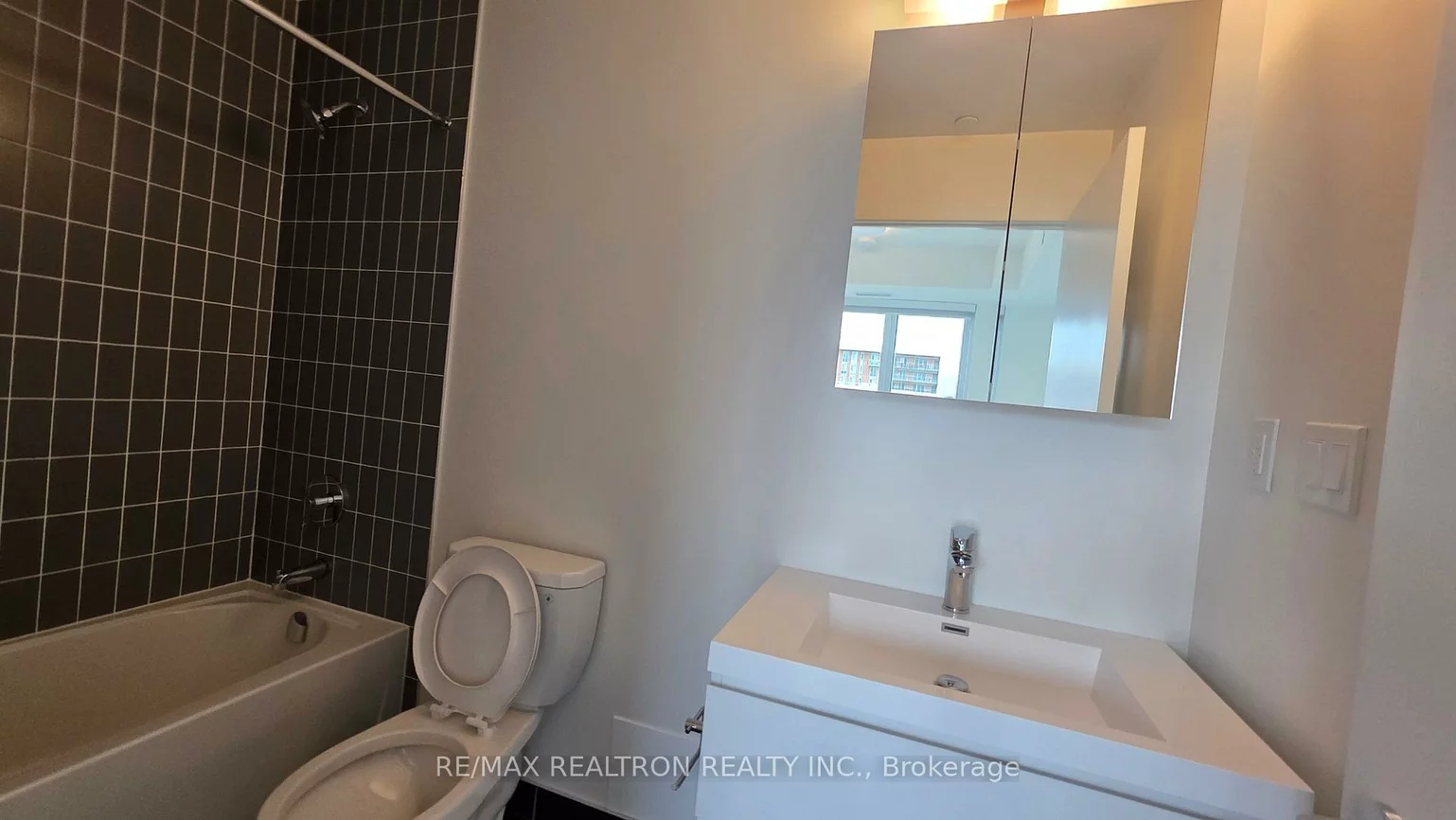 38, Andre De Grasse, Unionville, Markham