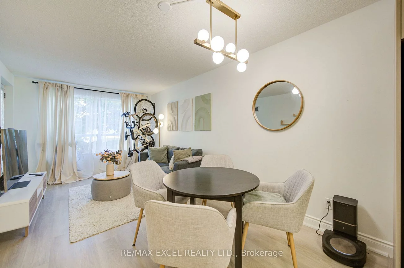 37, Galleria, Commerce Valley, Markham