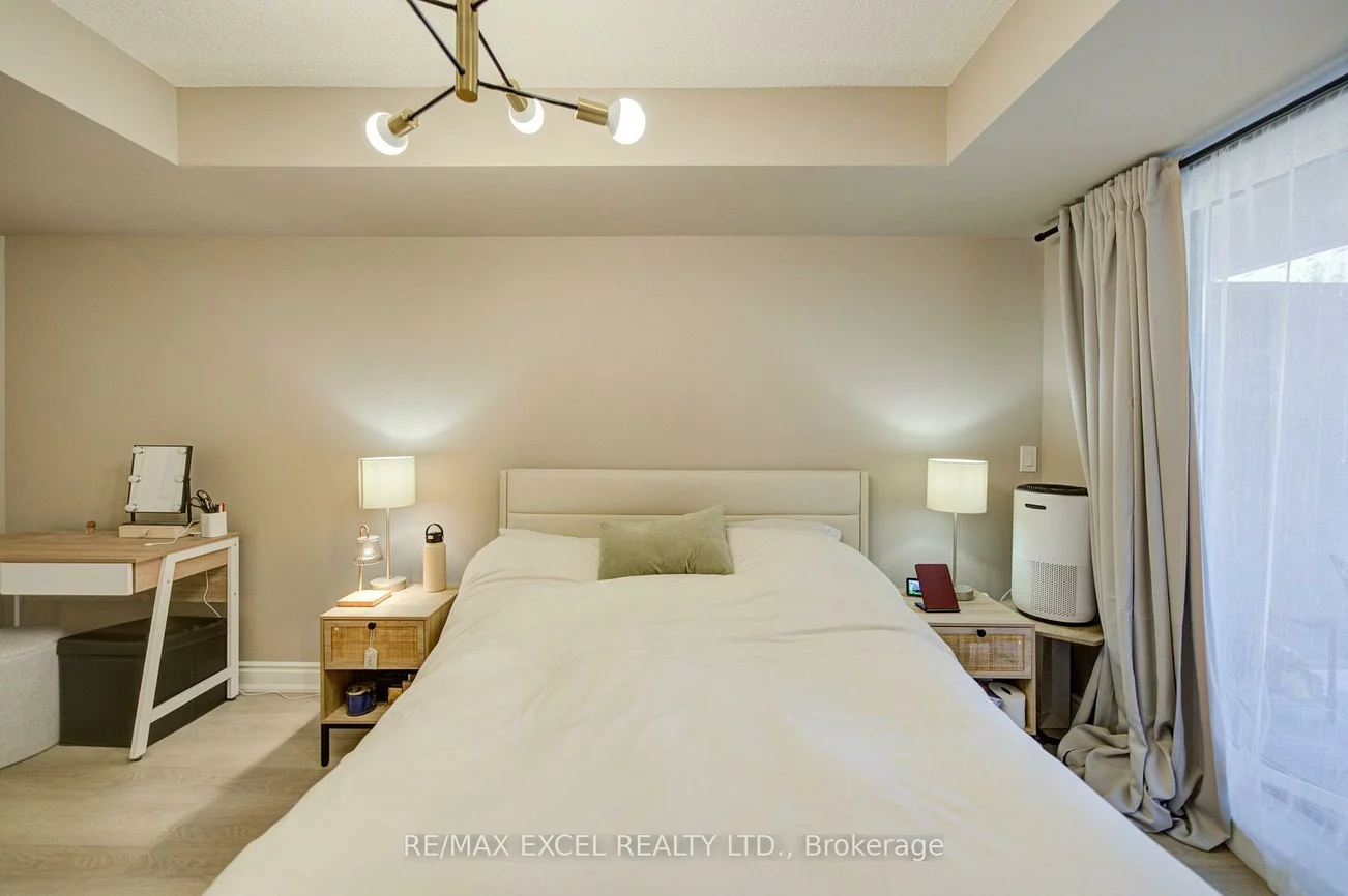 37, Galleria, Commerce Valley, Markham