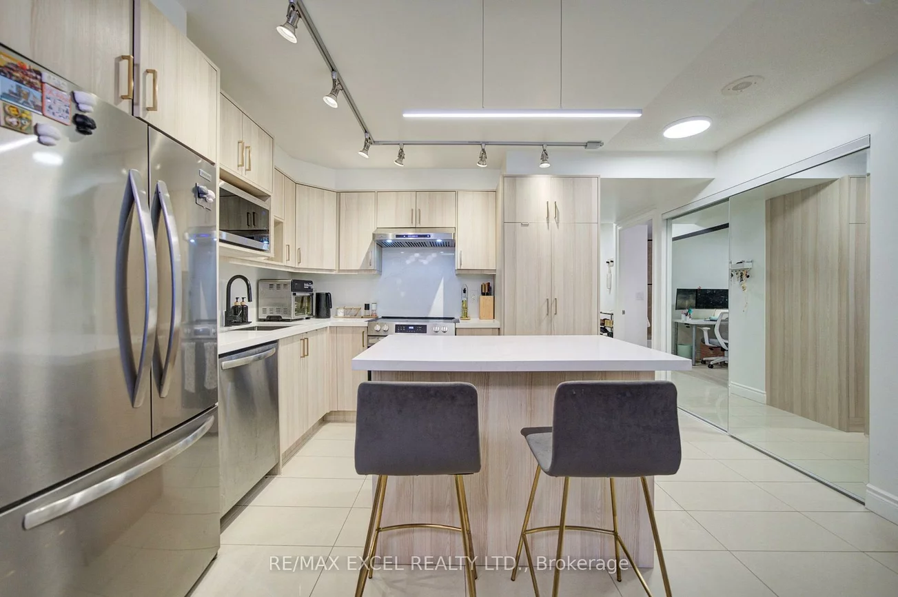 37, Galleria, Commerce Valley, Markham