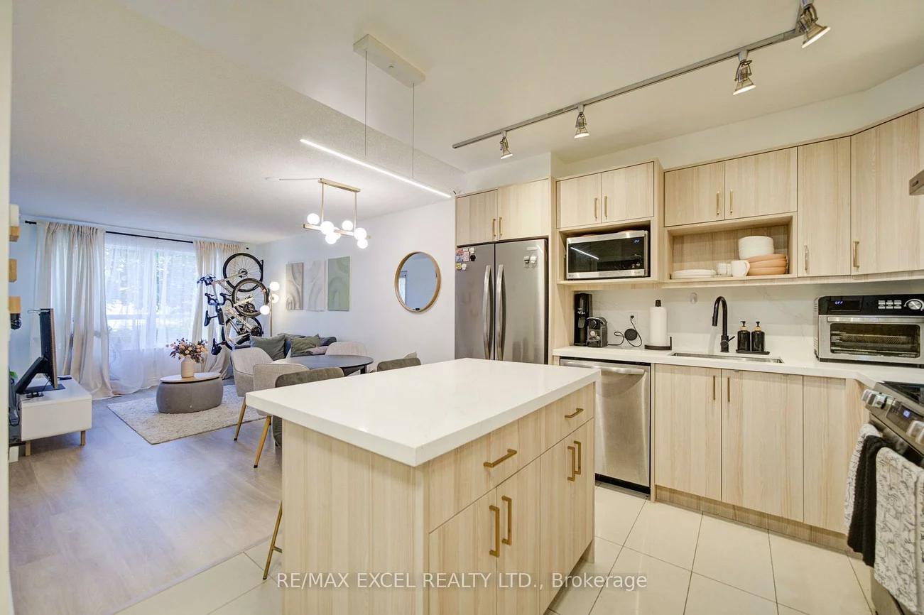 37, Galleria, Commerce Valley, Markham