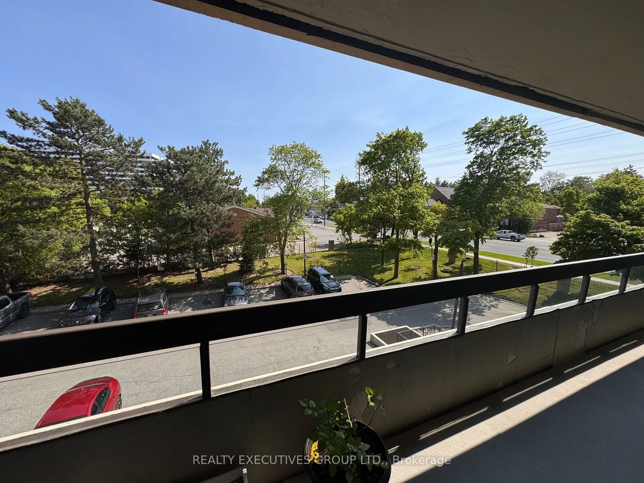 8111, Yonge, Royal Orchard, Markham