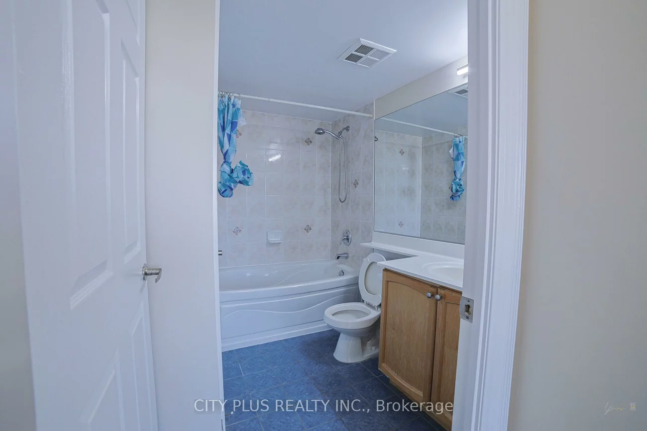 33, Cox, Unionville, Markham