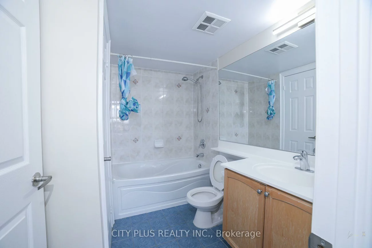 33, Cox, Unionville, Markham