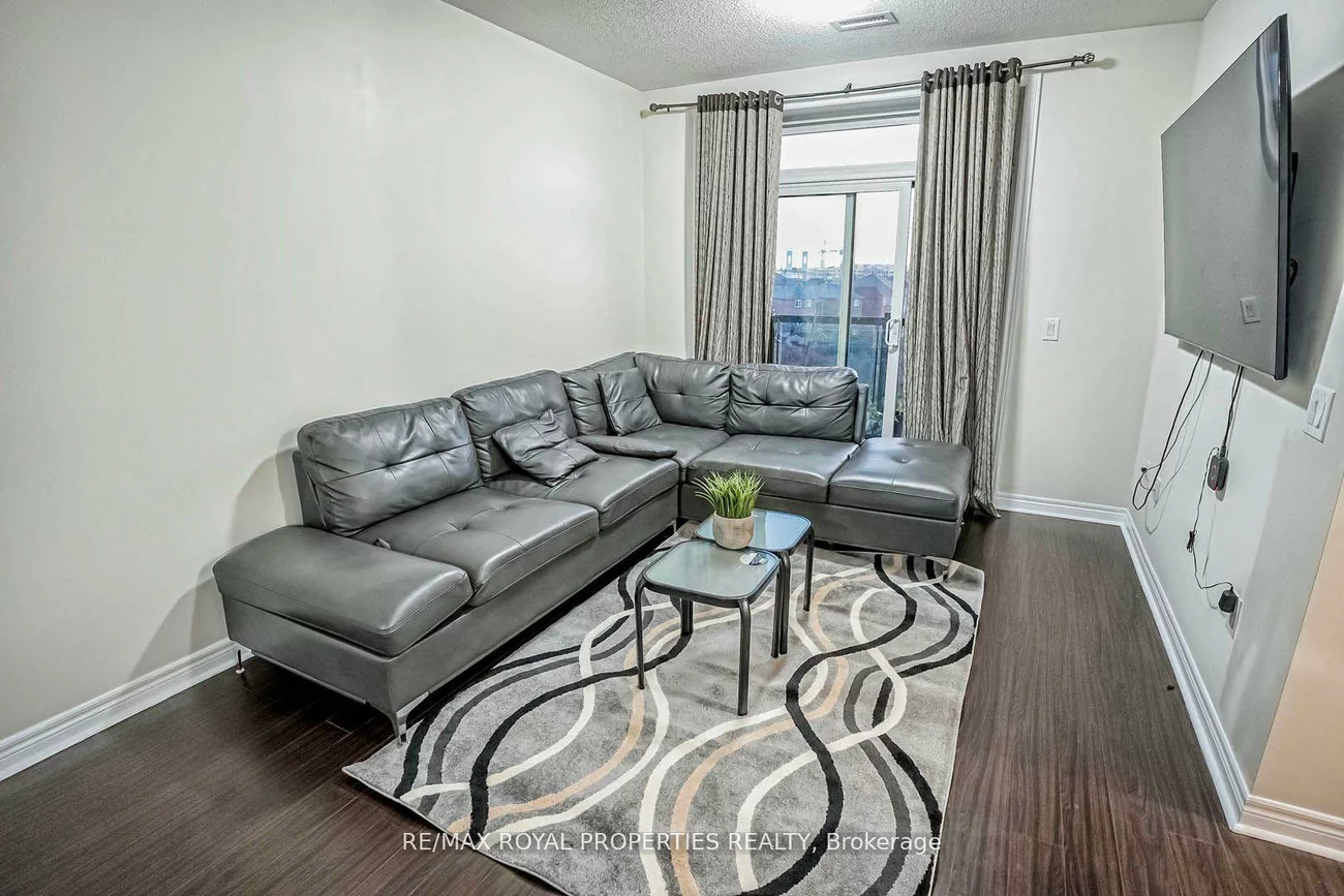 39, New Delhi, Cedarwood, Markham