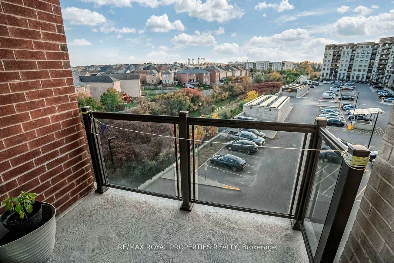 39, New Delhi, Cedarwood, Markham