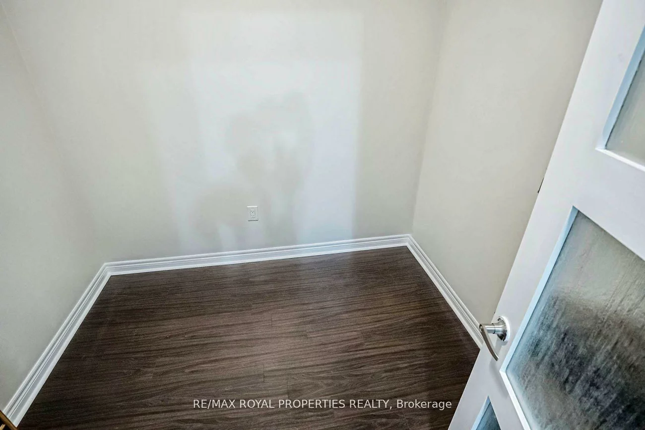 39, New Delhi, Cedarwood, Markham