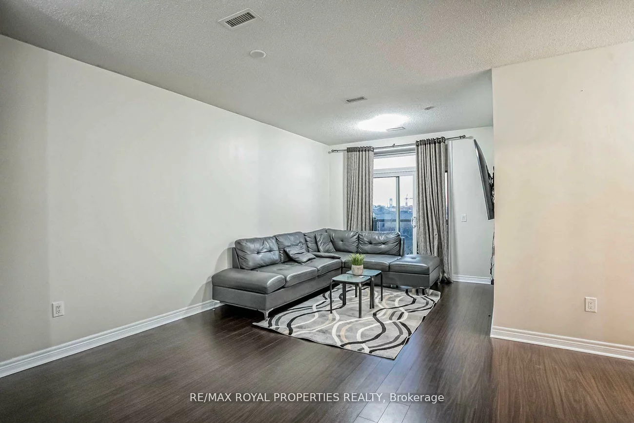 39, New Delhi, Cedarwood, Markham