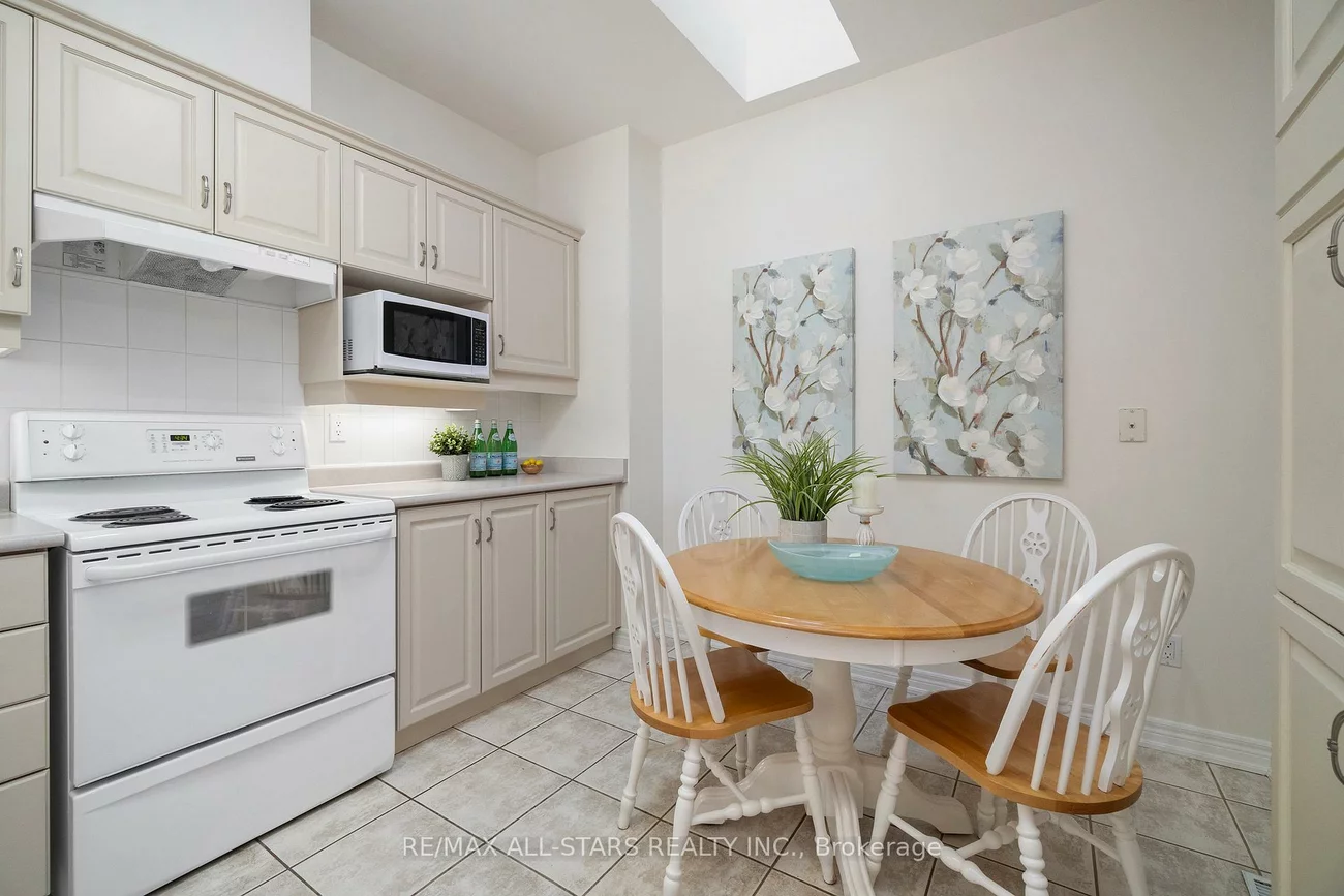 81, Celebrity Greens, Greensborough, Markham