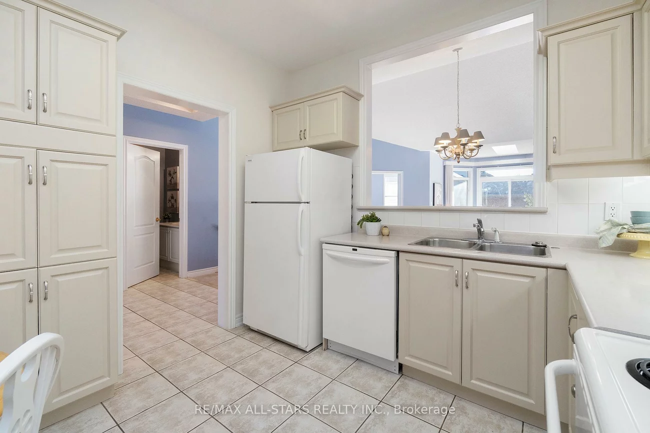 81, Celebrity Greens, Greensborough, Markham