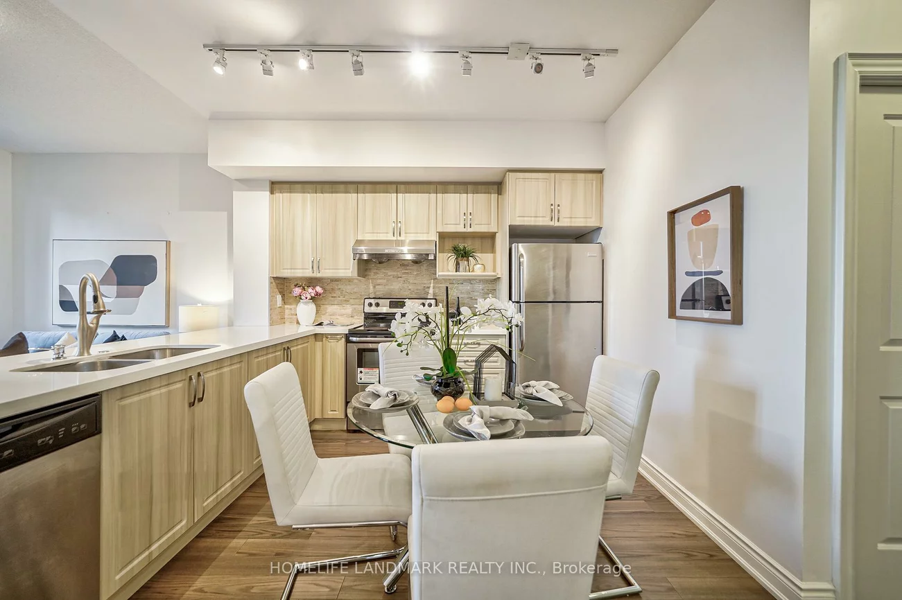 89, South Town Centre, Unionville, Markham
