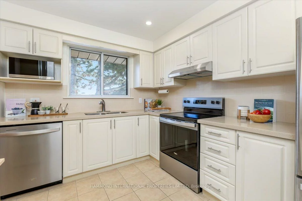 35, Stately, Royal Orchard, Markham
