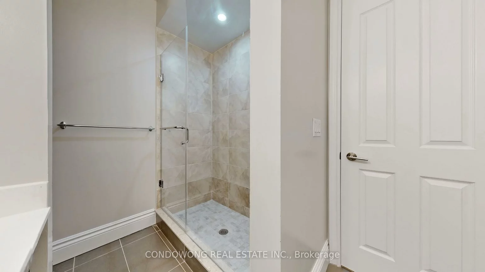 37, Galleria, Commerce Valley, Markham
