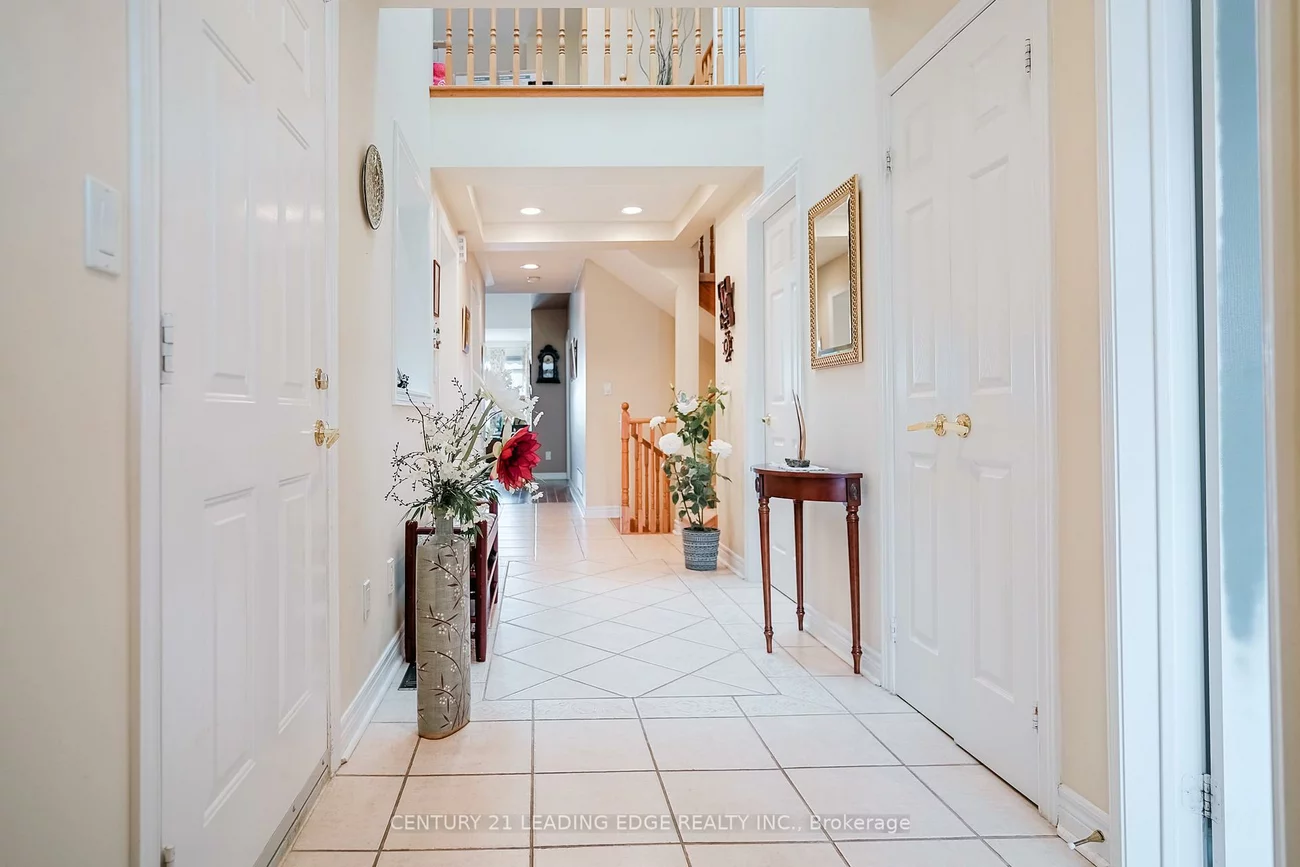 12, Lakeside Vista, Greensborough, Markham