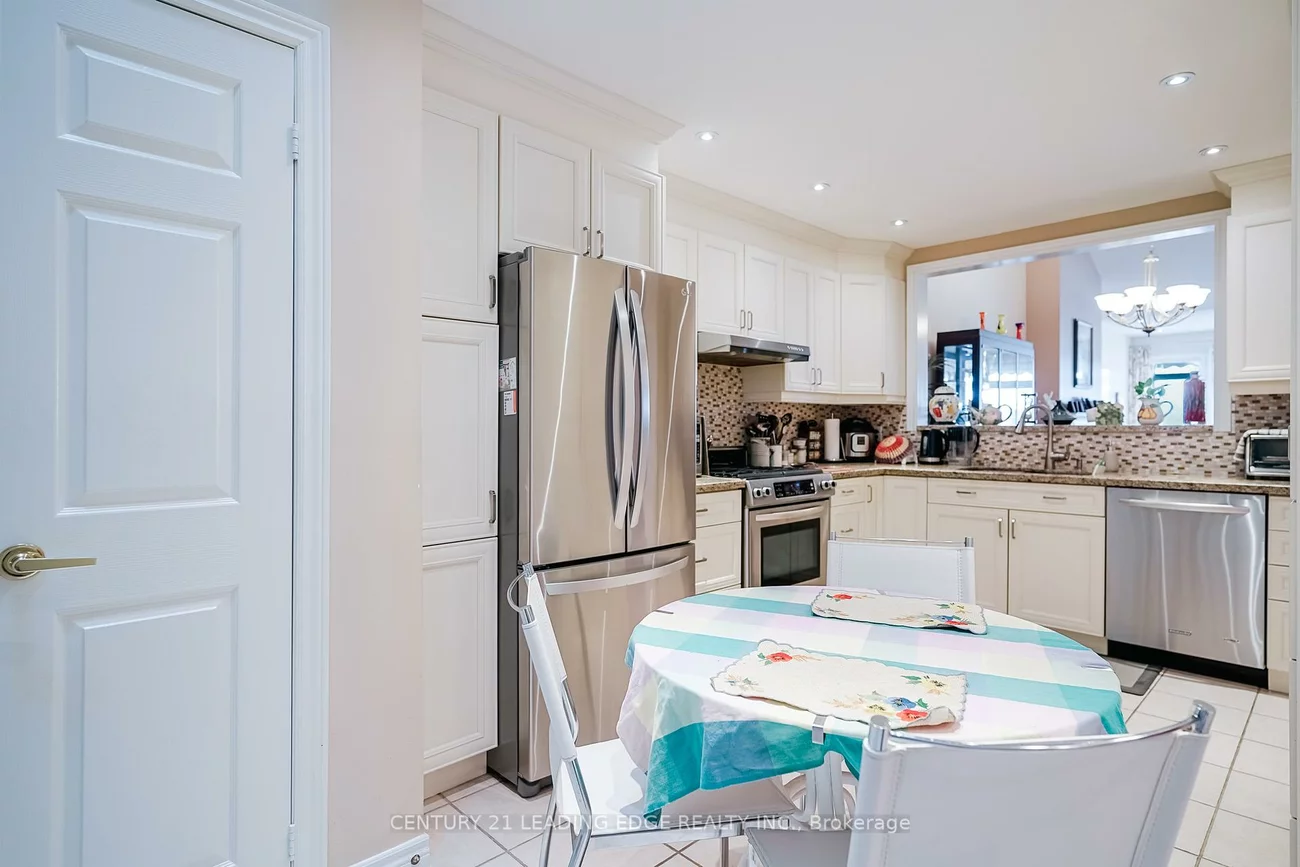 12, Lakeside Vista, Greensborough, Markham