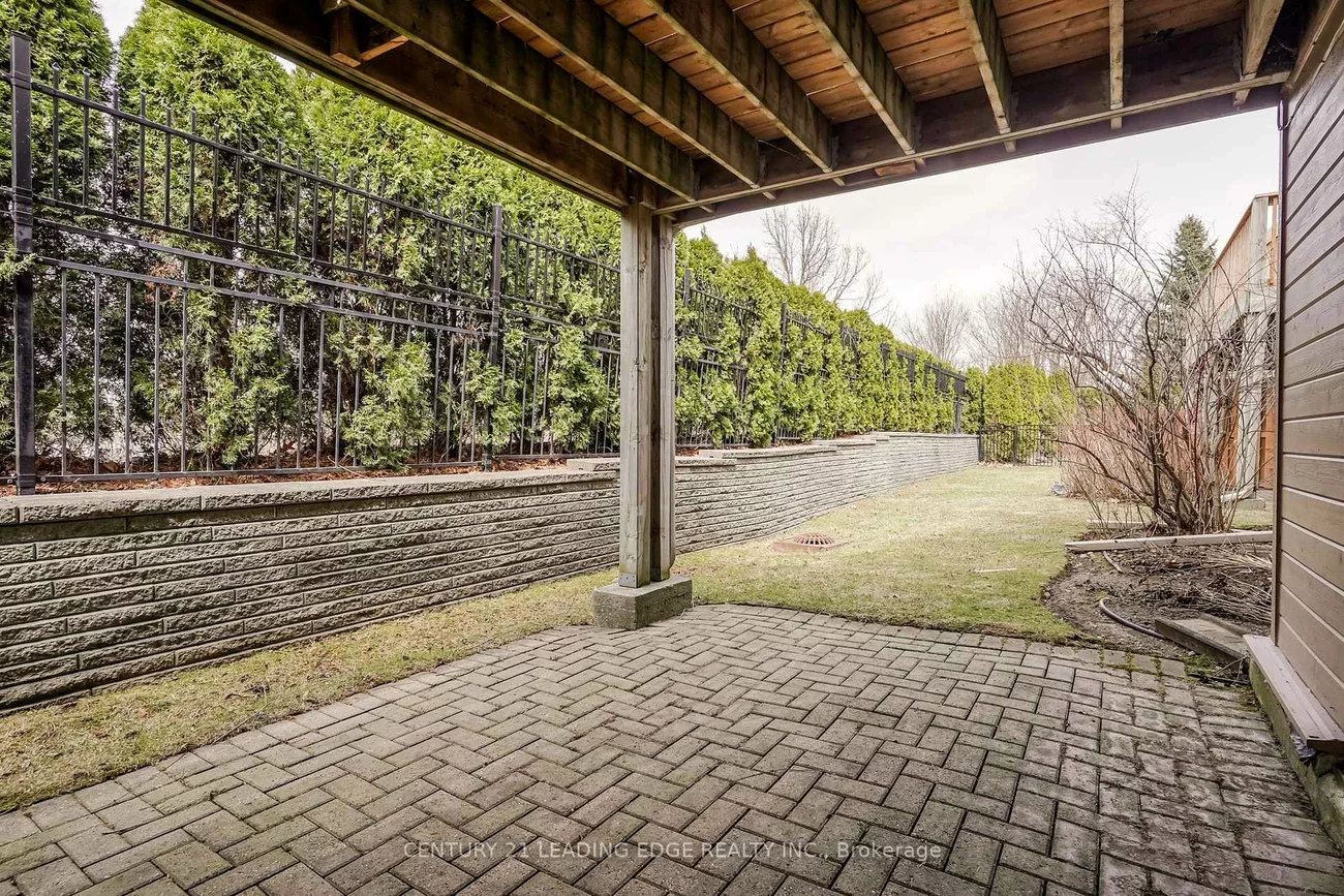 12, Lakeside Vista, Greensborough, Markham