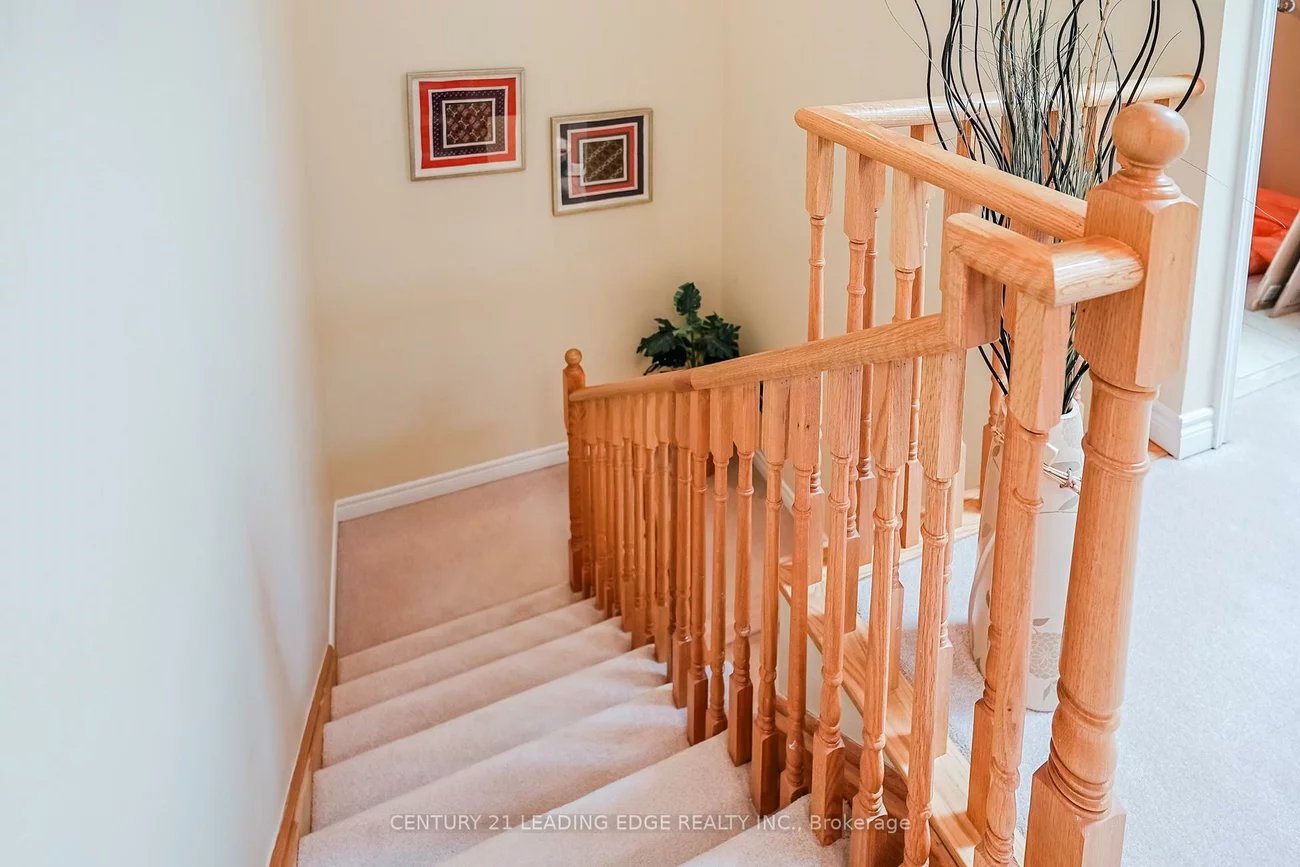 12, Lakeside Vista, Greensborough, Markham