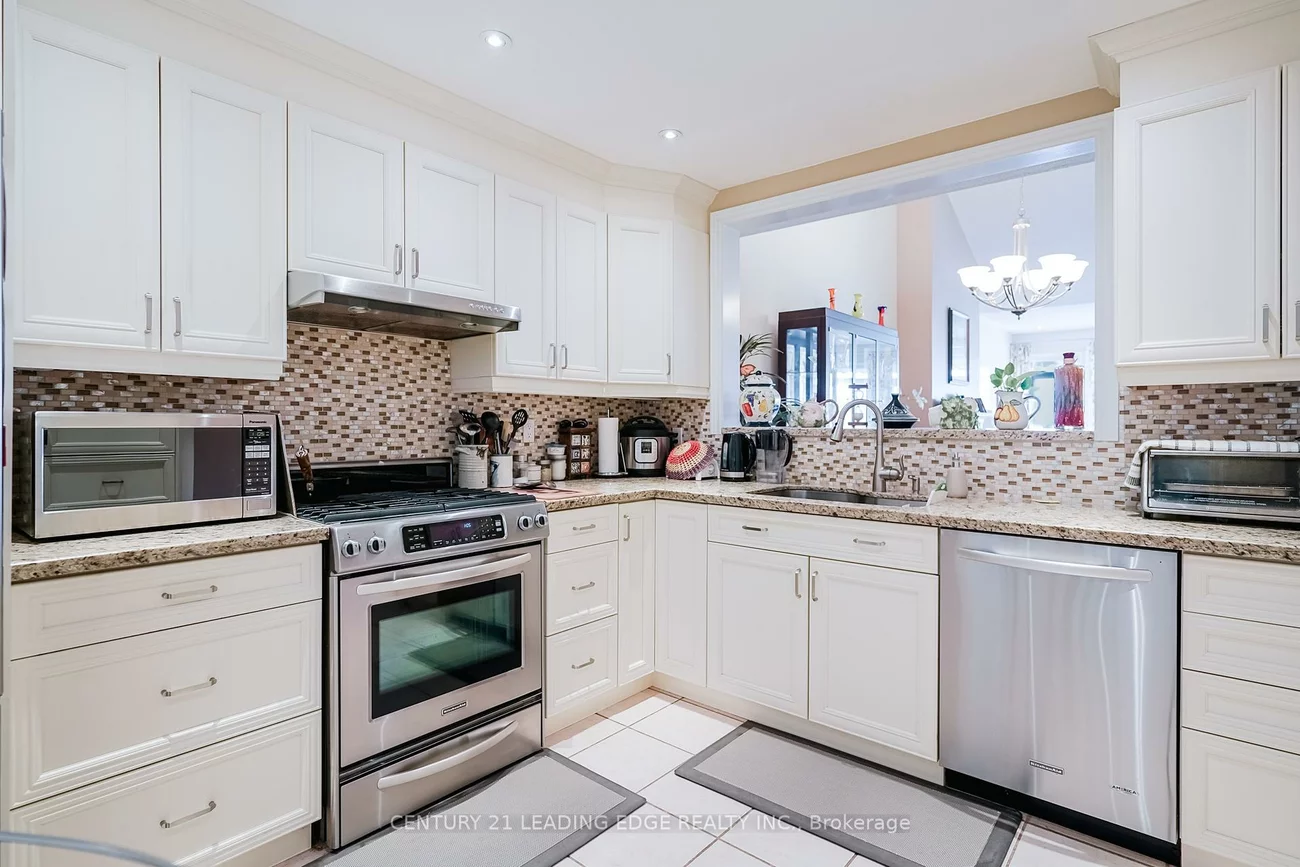 12, Lakeside Vista, Greensborough, Markham