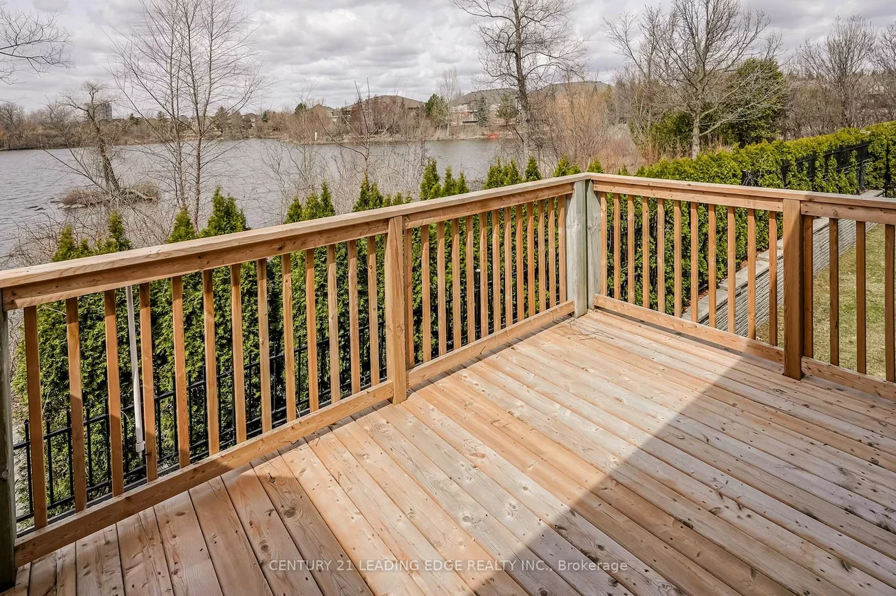 12, Lakeside Vista, Greensborough, Markham
