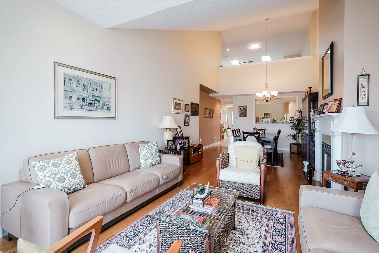 12, Lakeside Vista, Greensborough, Markham