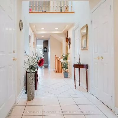 12, Lakeside Vista, Greensborough, Markham