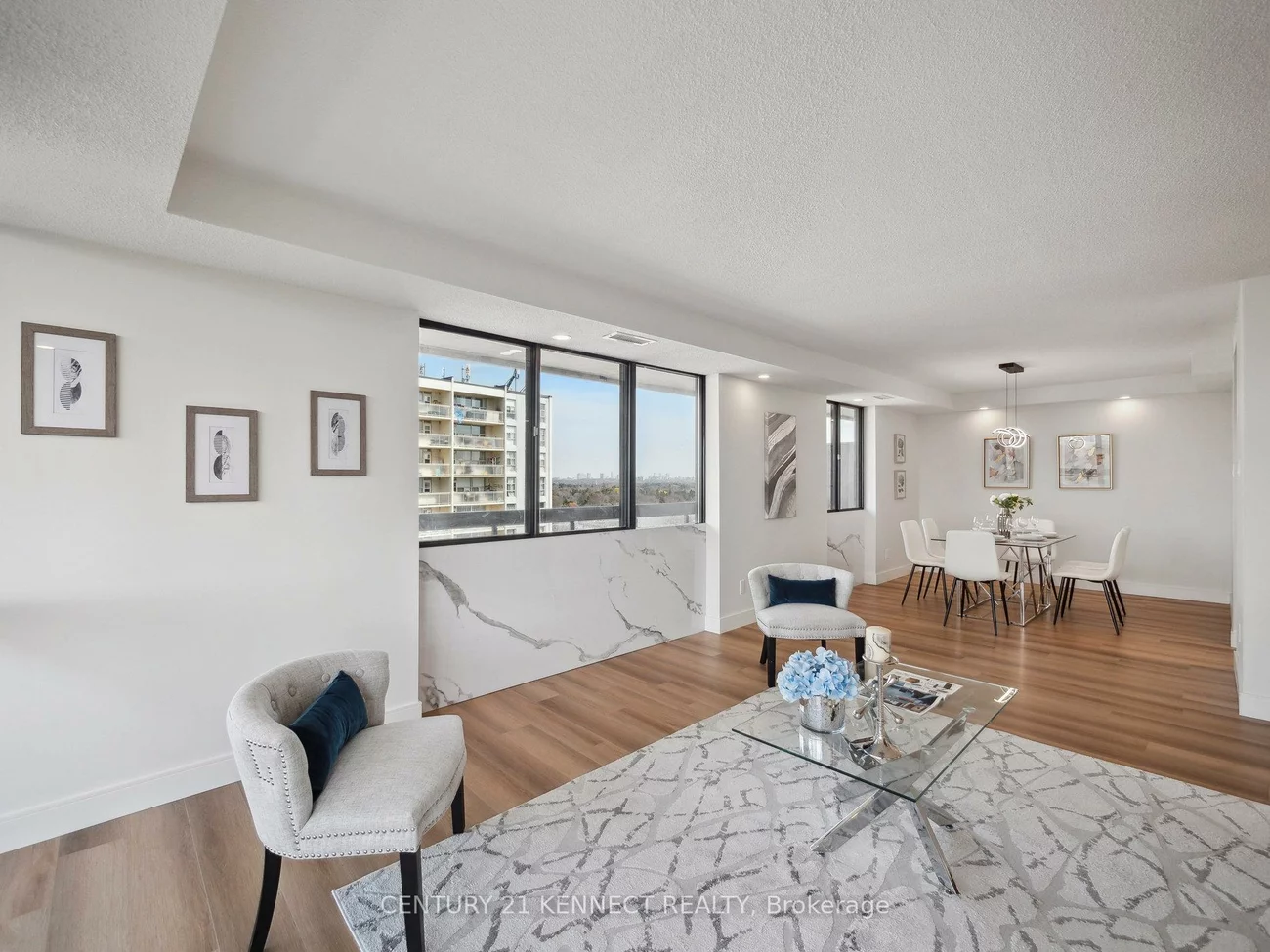 8111, Yonge, Royal Orchard, Markham