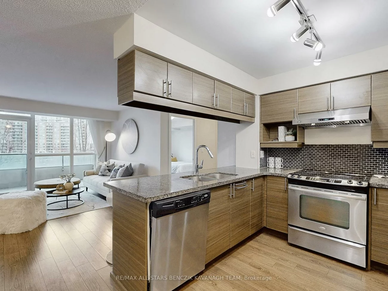 23, Cox, Unionville, Markham