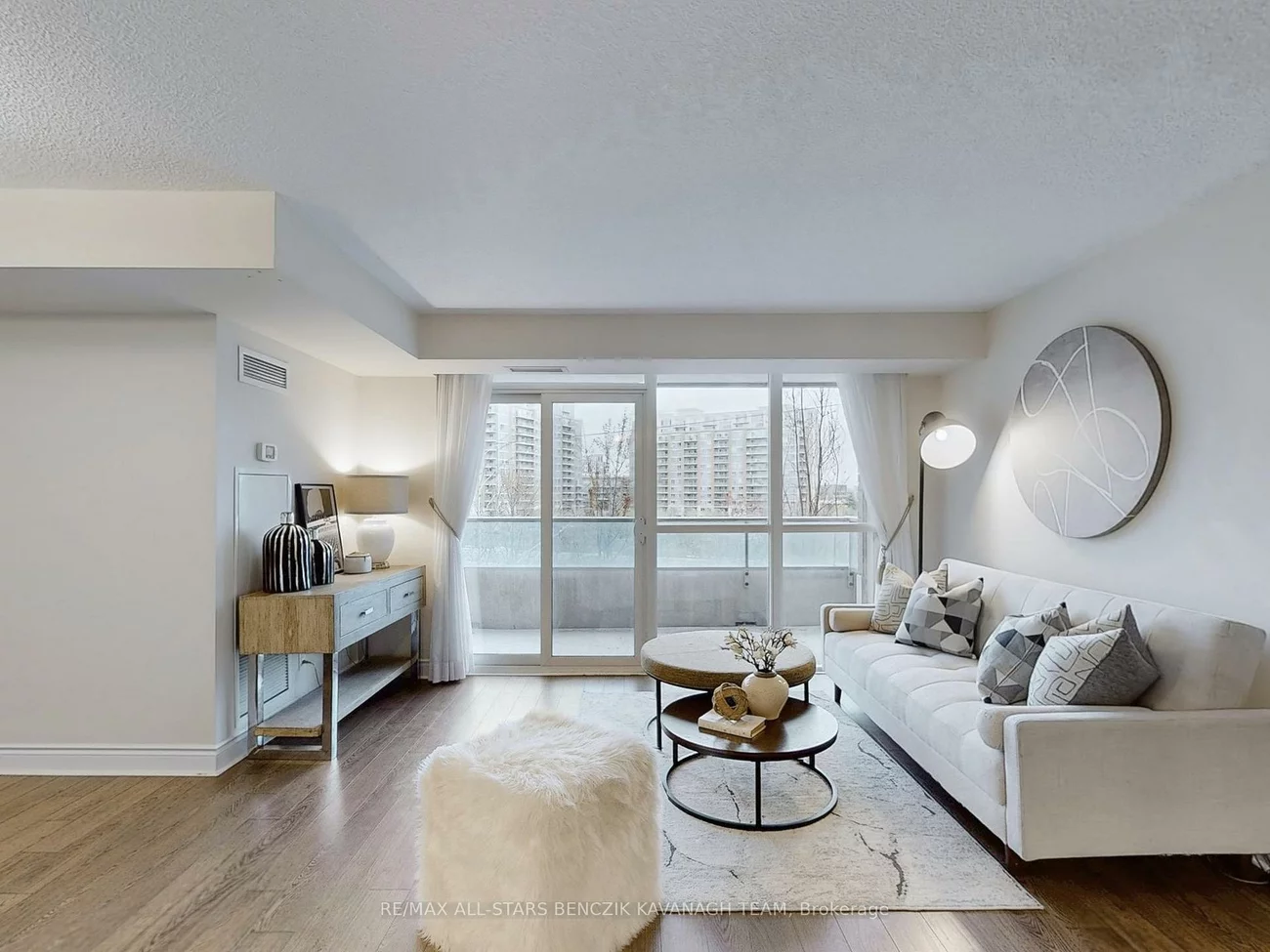 23, Cox, Unionville, Markham