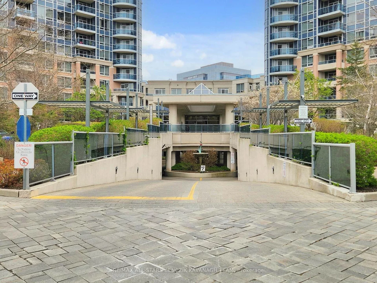 23, Cox, Unionville, Markham