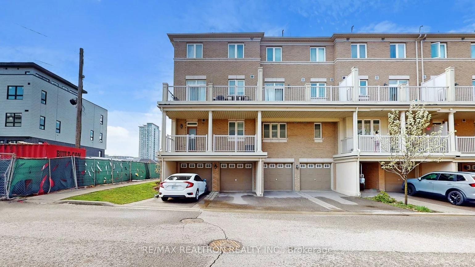 26, Comely, Milliken Mills East, Markham