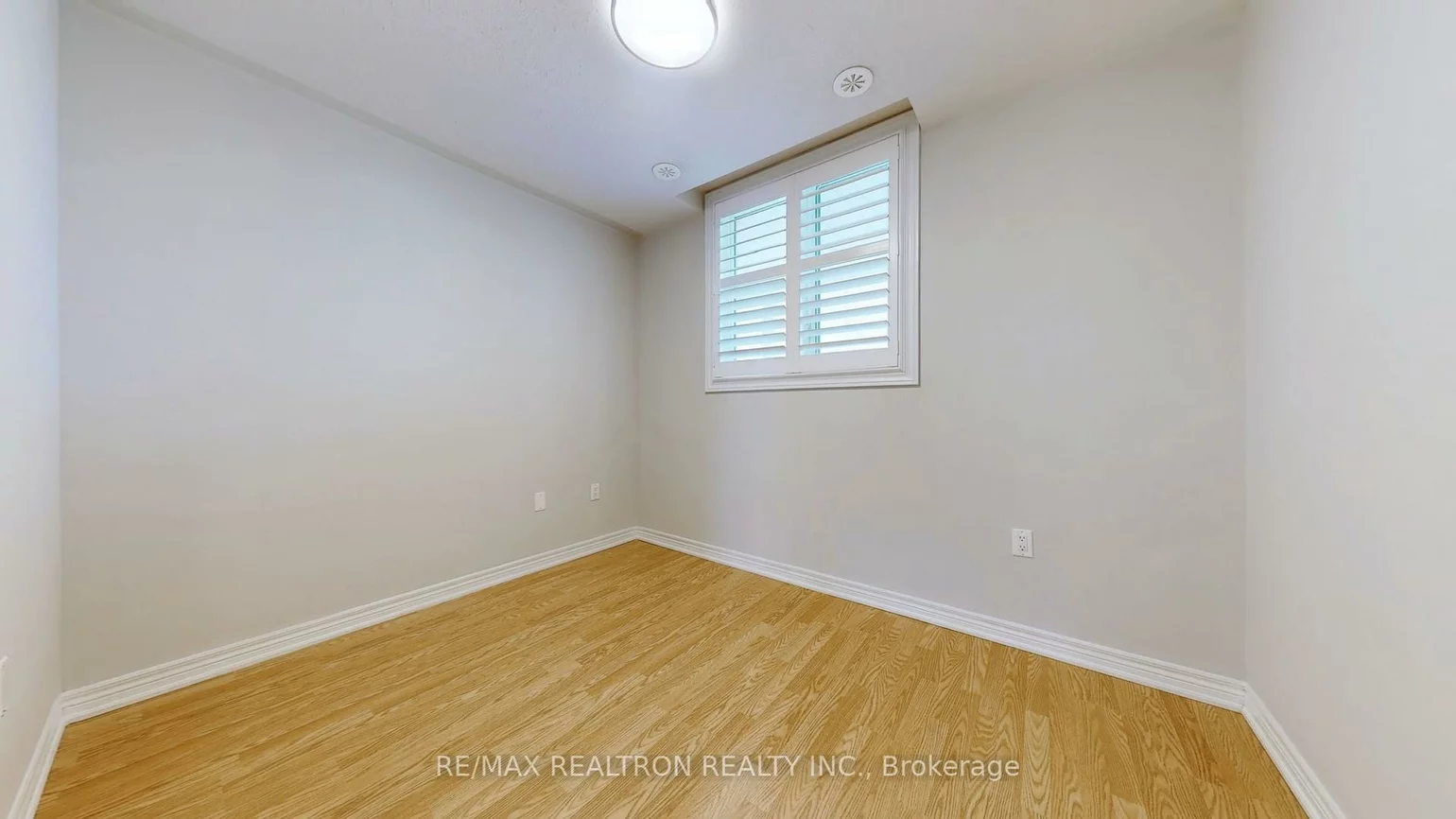 26, Comely, Milliken Mills East, Markham