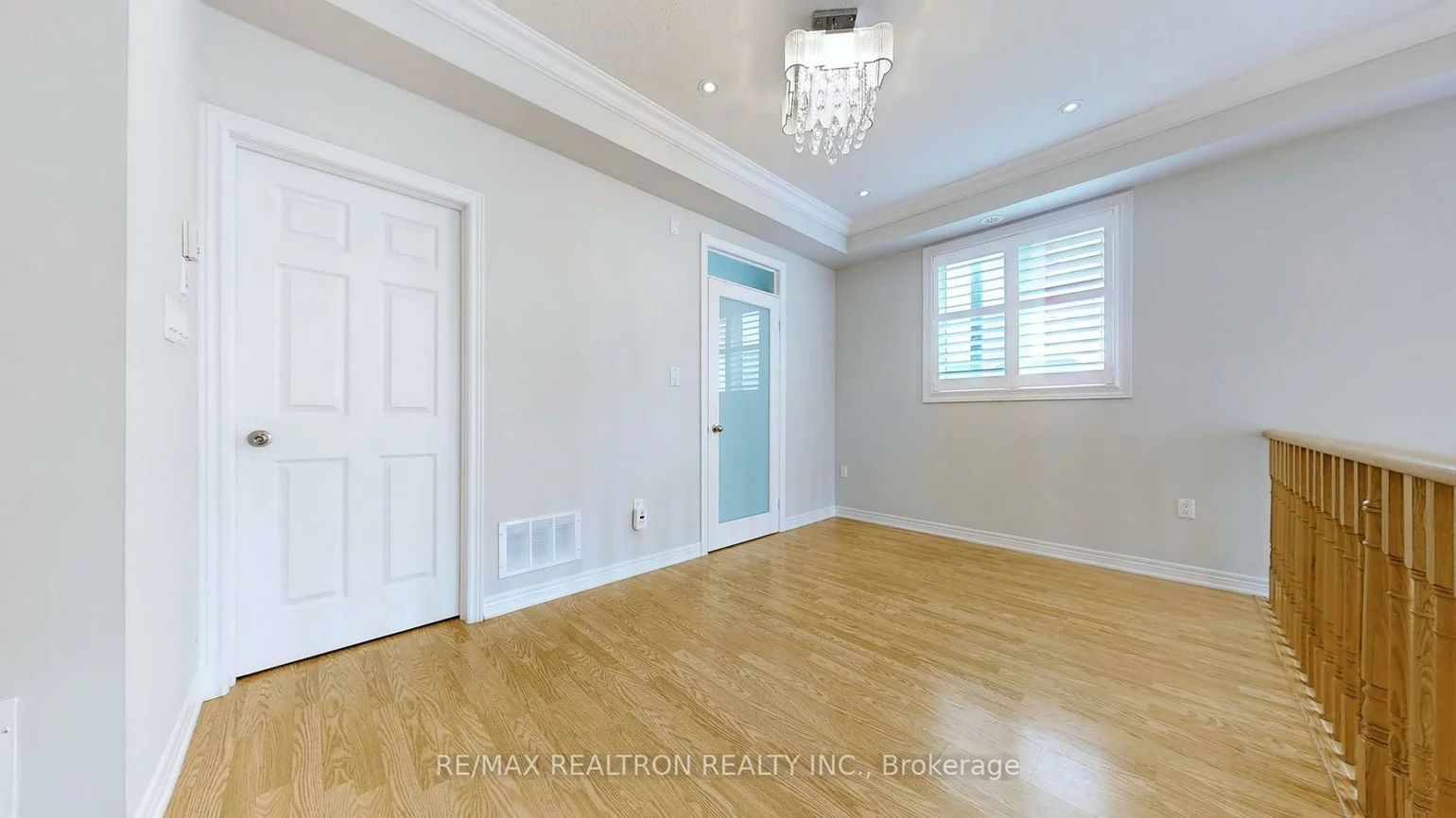 26, Comely, Milliken Mills East, Markham