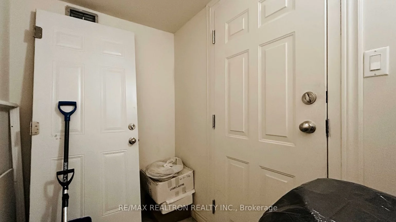 26, Comely, Milliken Mills East, Markham