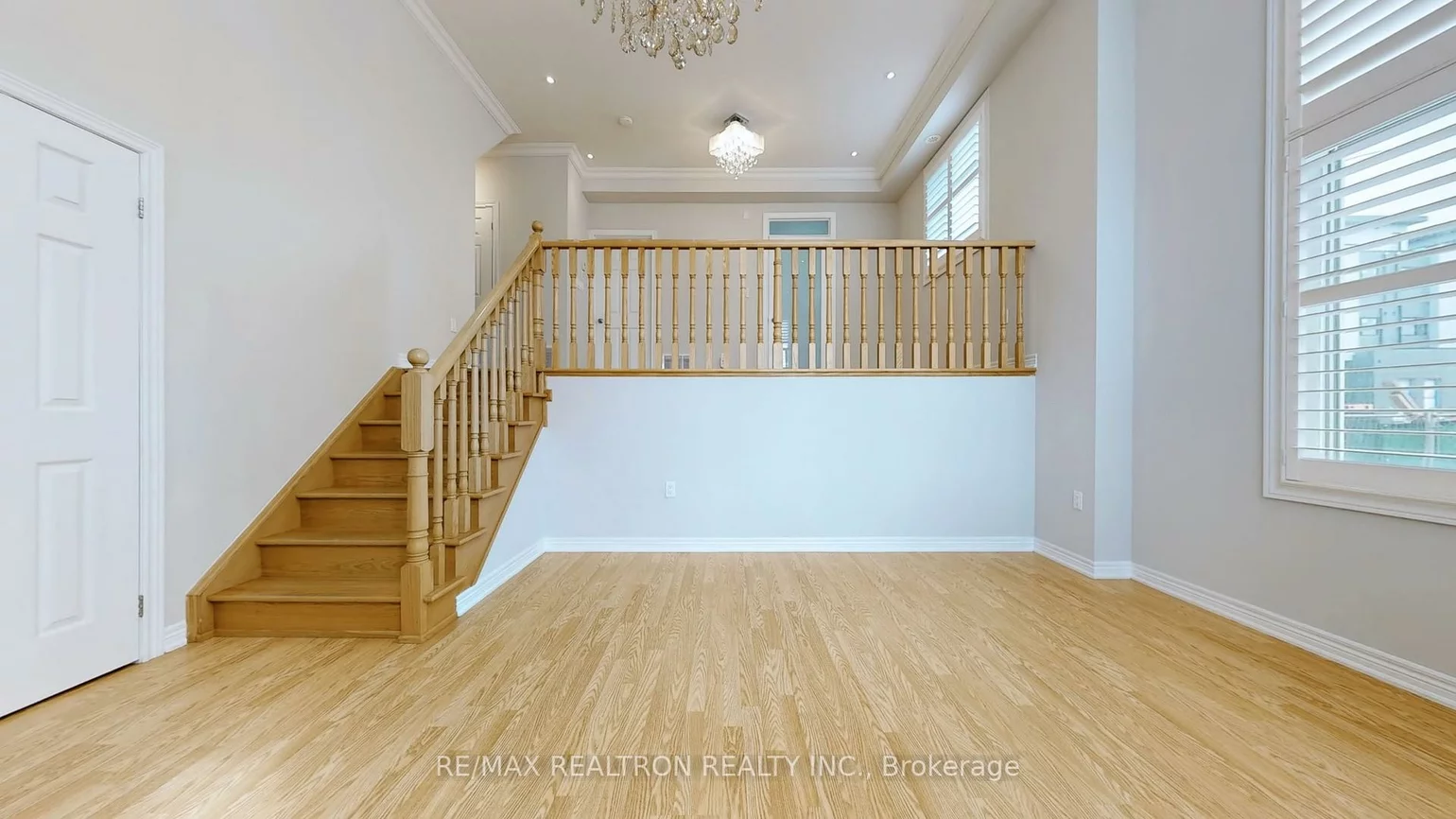 26, Comely, Milliken Mills East, Markham
