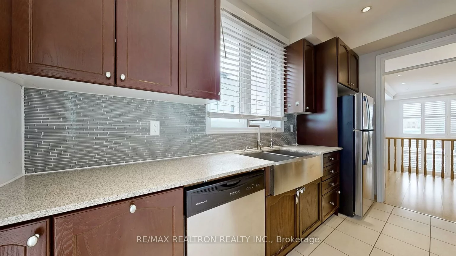 26, Comely, Milliken Mills East, Markham