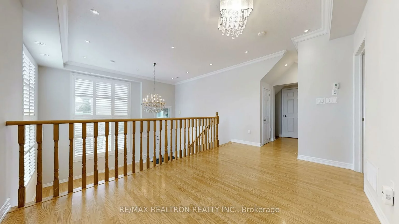 26, Comely, Milliken Mills East, Markham