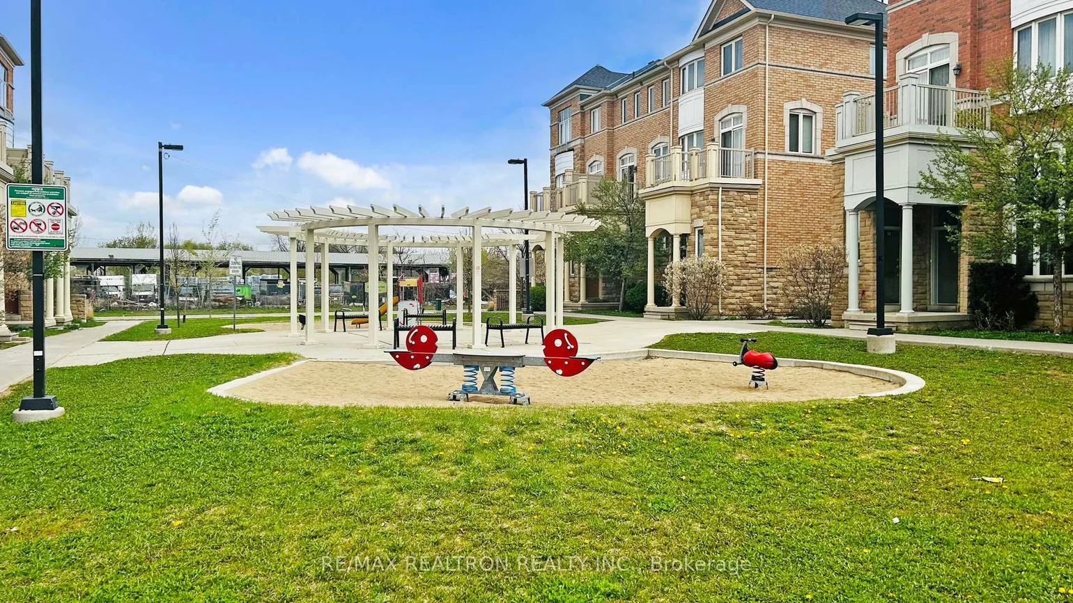 26, Comely, Milliken Mills East, Markham