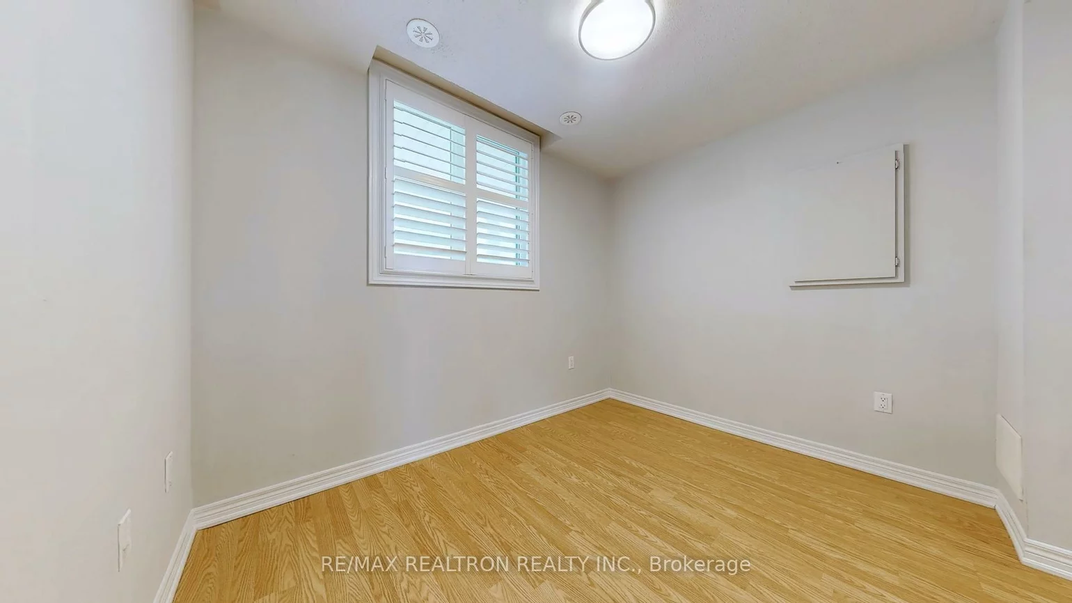 26, Comely, Milliken Mills East, Markham